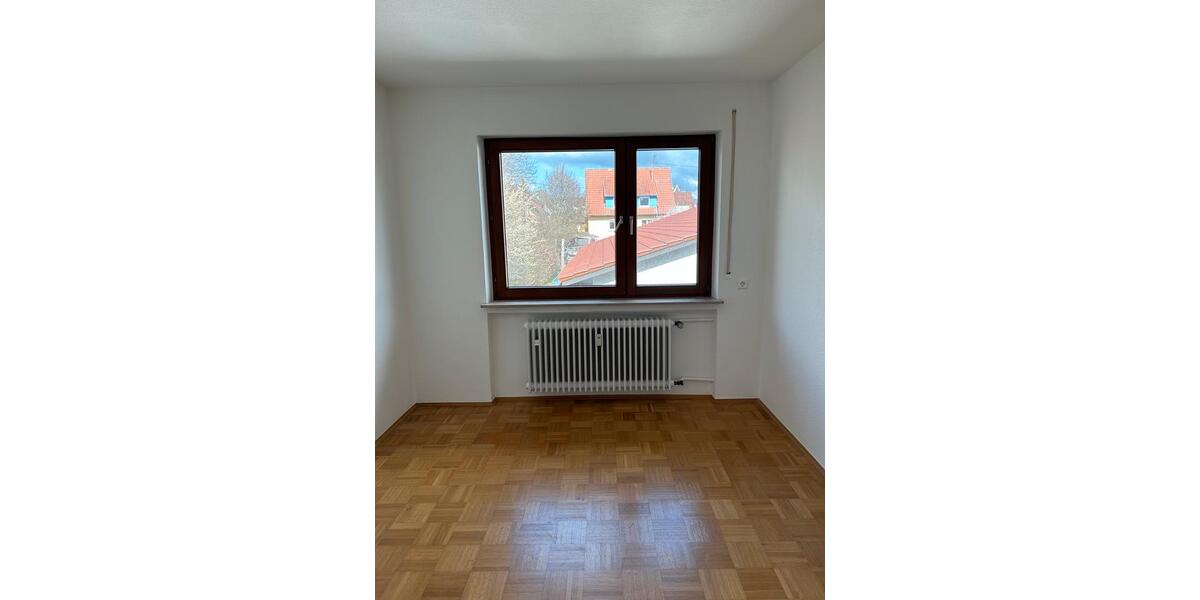 Etagenwohnung Balingen - 2 Zimmer, 90 m&sup2;, 900&euro; | Angebot:25987981