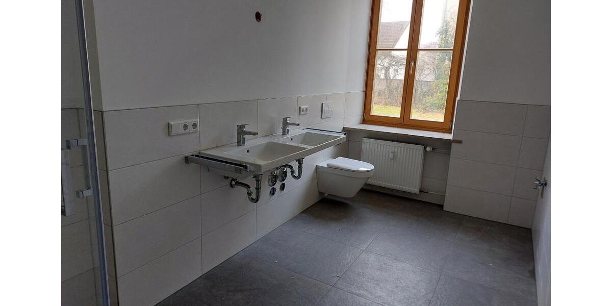 Erdgeschoßwohnung Straubing - 4 Zimmer, 137 m&sup2;, 1.050&euro; | Angebot:26007881