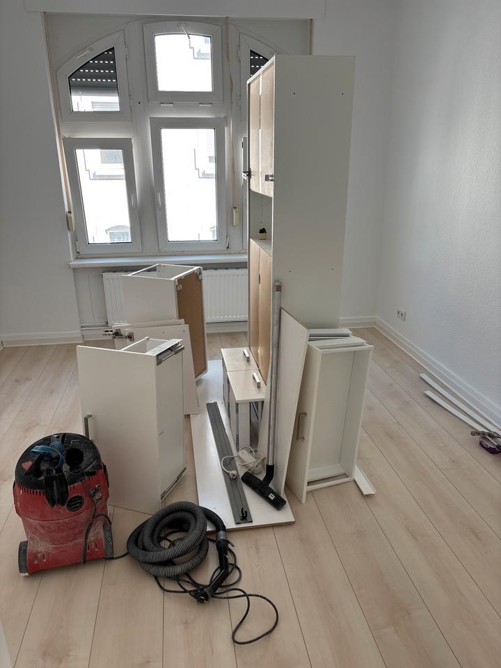 WG Wohnung 4 Zimmer an- 3- Studenten zu vermieten in Darmstadt 1-