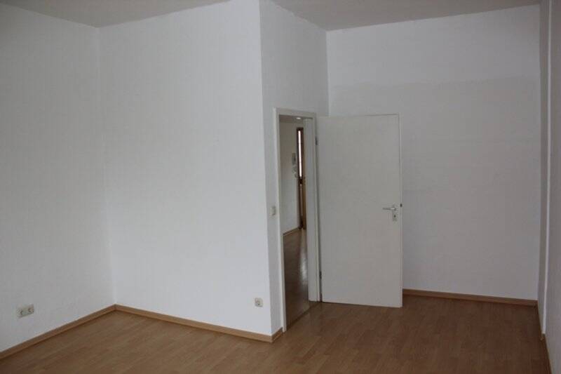 Etagenwohnung Schwerin Weststadt - 2 Zimmer, 67 m&sup2;, 608&euro; | Angebot:26807167