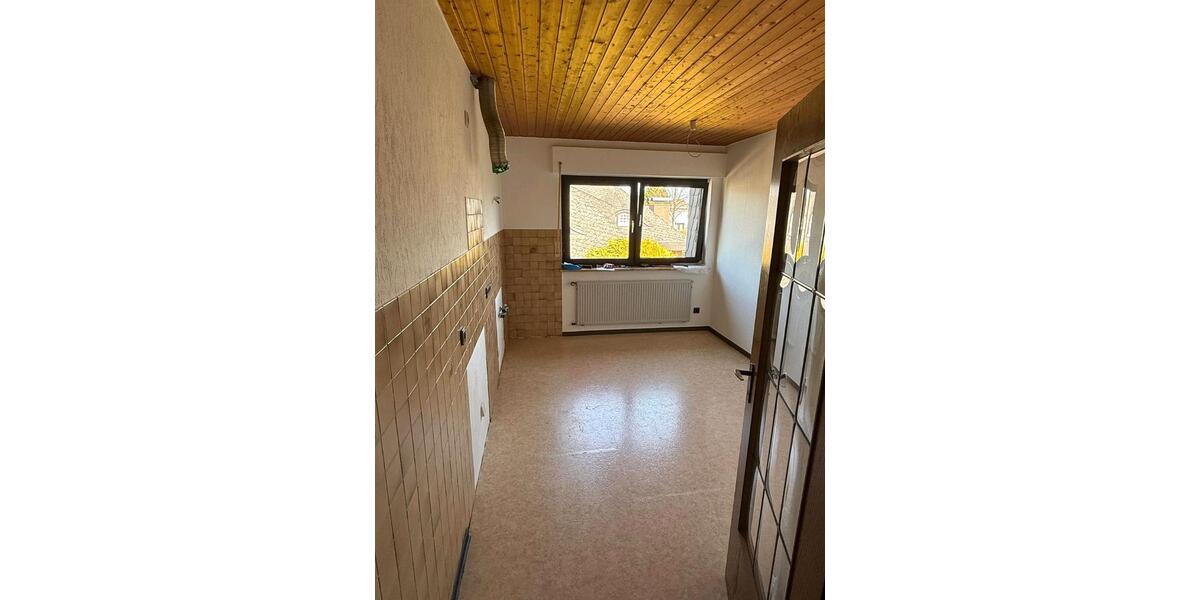Dachgeschoßwohnung Sinzig - 2.5 Zimmer, 100 m&sup2;, 800&euro; | Angebot:26621581