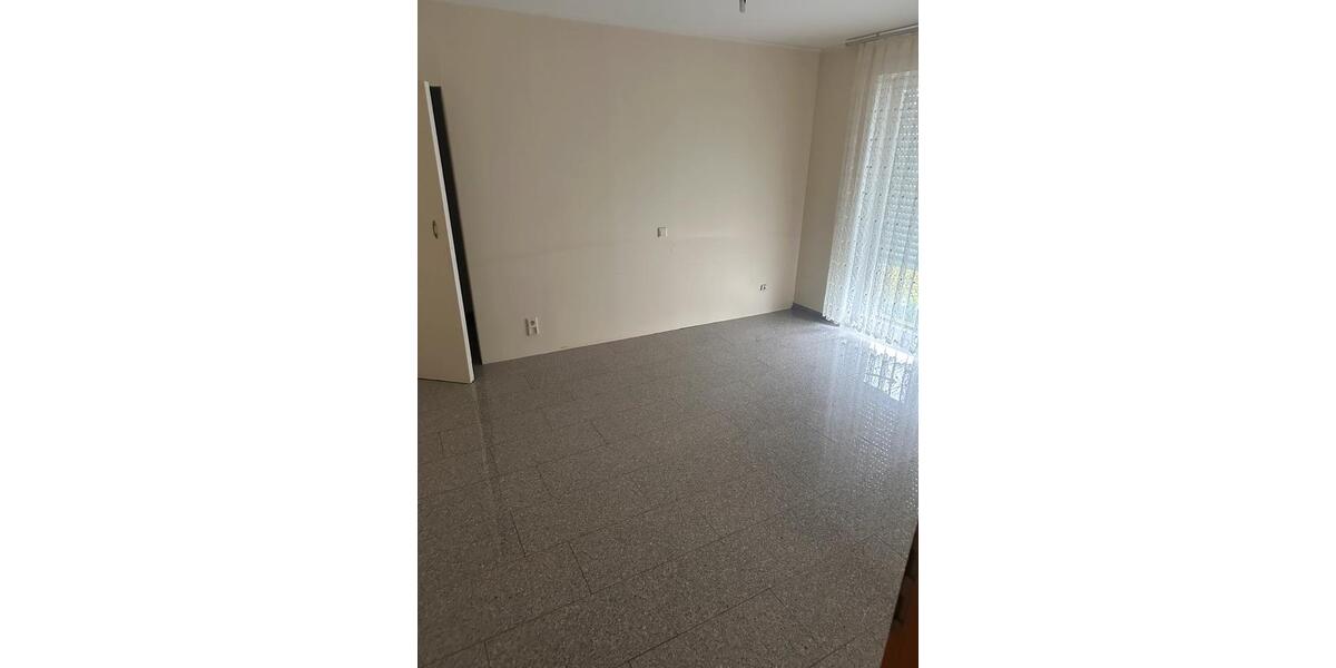 Etagenwohnung Kirchlengern - 2 Zimmer, 120 m&sup2;, 1.300&euro; | Angebot:24384064