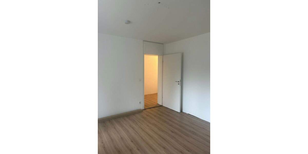 Helle 3,5-Zi-Wohnung mit Balkon & EBK, frisch renoviert gute Anbindung in Bissingen am Bruchwald 3 zimmer