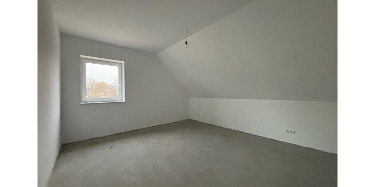 Dachgeschoßwohnung Groß Kummerfeld - 4 Zimmer, 123 m&sup2;, 1.726&euro; | Angebot:25441853