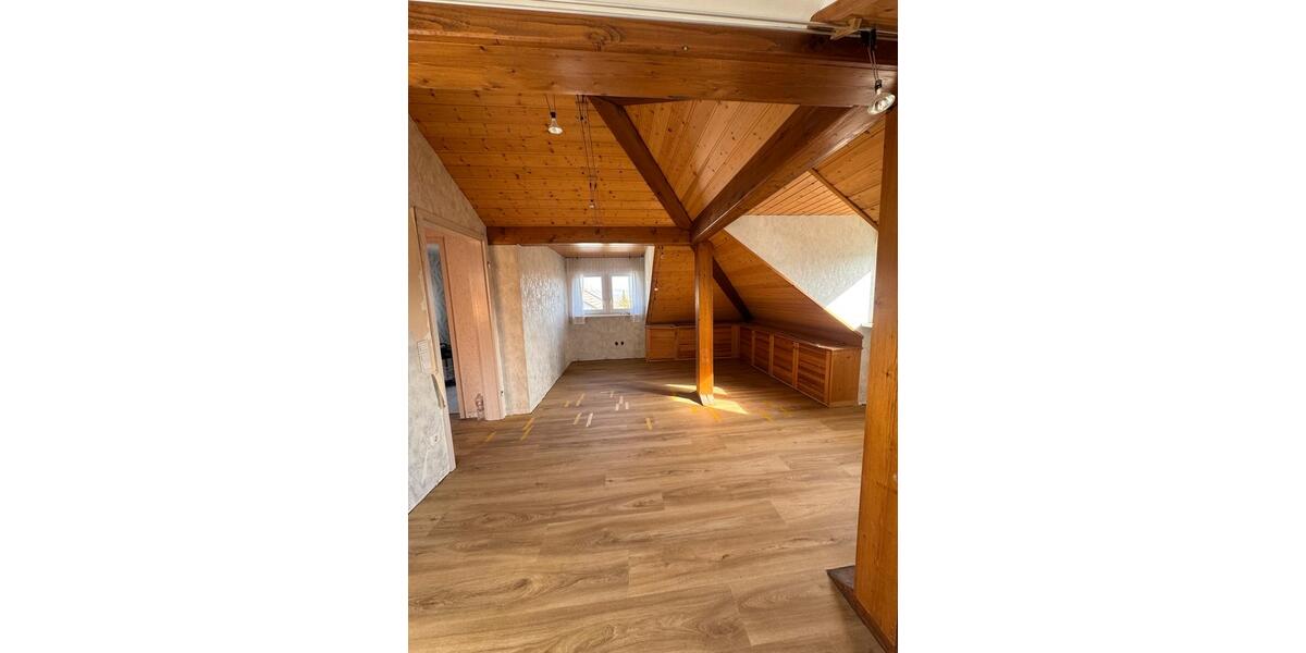 Dachgeschoßwohnung Borken (Hessen) - 2 Zimmer, 60 m&sup2;, 650&euro; | Angebot:26279471