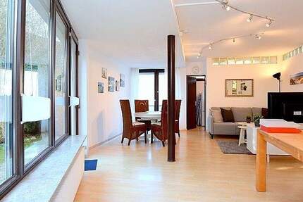 Modern möblierte Wohnung mit Terrasse und Balkon in Leonberg Warmbronn 2 zimmer