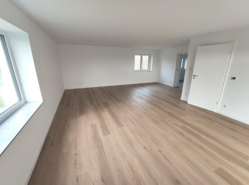 Neu saniertes Einfamilienhaus mit Garage, Garten, Wärmepumpe und Mieter–Strom