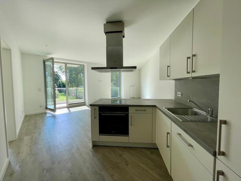 Neue 2-Zimmer-Wohnung, mit Wellness, Balkon, Aufzug & Stellplatz