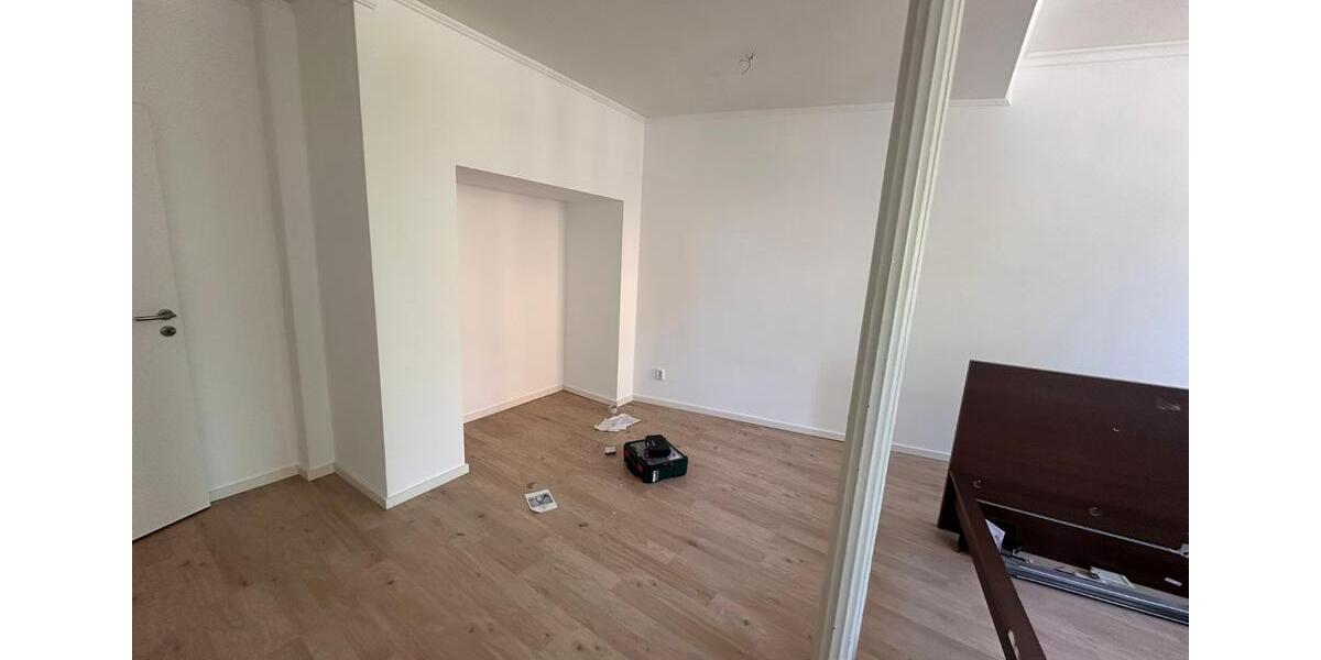Erdgeschoßwohnung Apolda - 3 Zimmer, 100 m&sup2;, 1.100&euro; | Angebot:26619943
