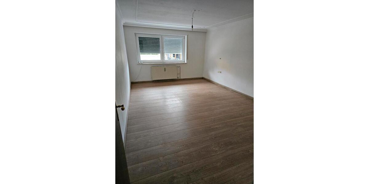 Erdgeschoßwohnung Dingolfing - 3 Zimmer, 97 m&sup2;, 950&euro; | Angebot:26682606