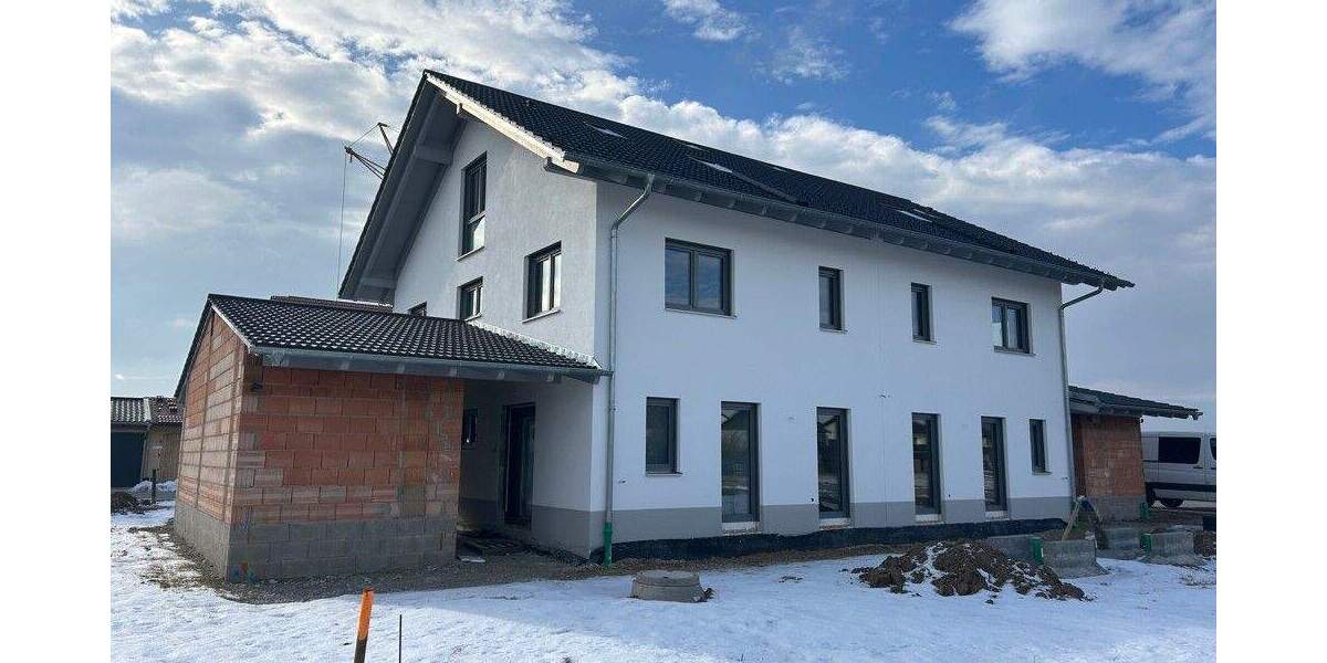 Doppelhaushälfte Ampfing - 5 Zimmer, 151 m&sup2;, 1.900&euro; | Angebot:25777045