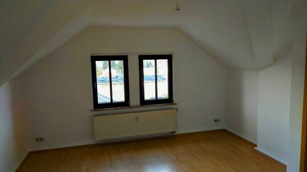 Wunderschöne Dachgeschoßwohnung in einem MFH in Heidenau zu vermieten 3 zimmer