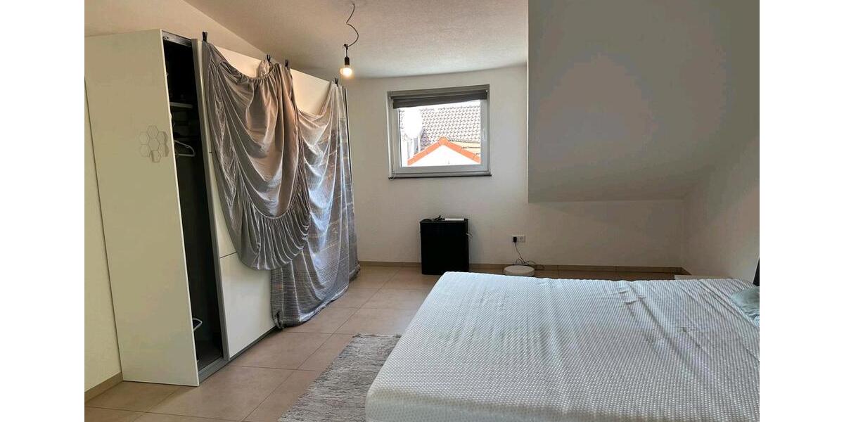 Dachgeschoßwohnung Knittlingen - 2 Zimmer, 90 m&sup2;, 1.050&euro; | Angebot:26221318