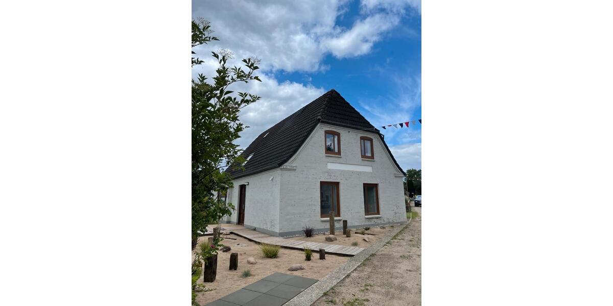 Dachgeschoßwohnung Kiel Blücherplatz - 3 Zimmer, 85 m&sup2;, 1.200&euro; | Angebot:25498575