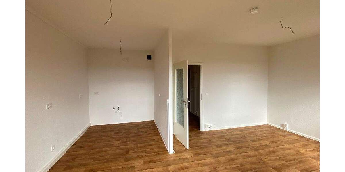 Etagenwohnung Suhl Neundorf - 4 Zimmer, 64 m&sup2;, 400&euro; | Angebot:25268282