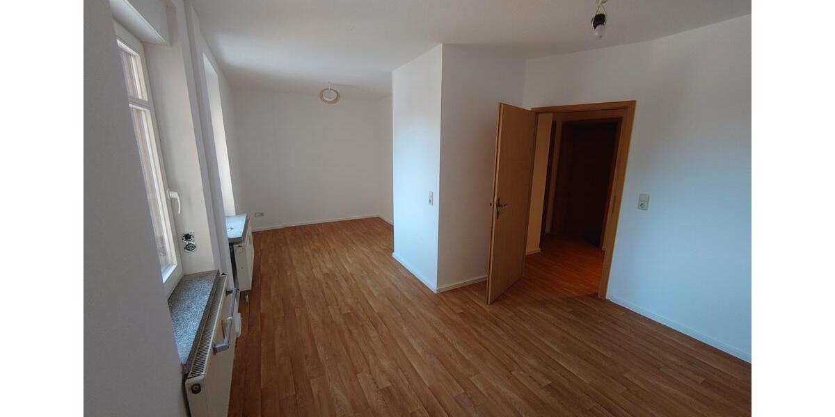 Erdgeschoßwohnung Hohenstein-Ernstthal Ernstthal - 2.5 Zimmer, 62 m&sup2;, 300&euro; | Angebot:26679894