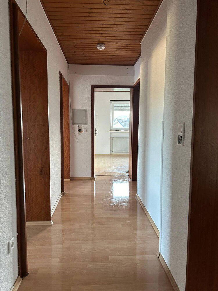 Frisch renoviert 3 Zimmer, Balkon & Naturblick in Ortenberg-Lißberg zu vermieten