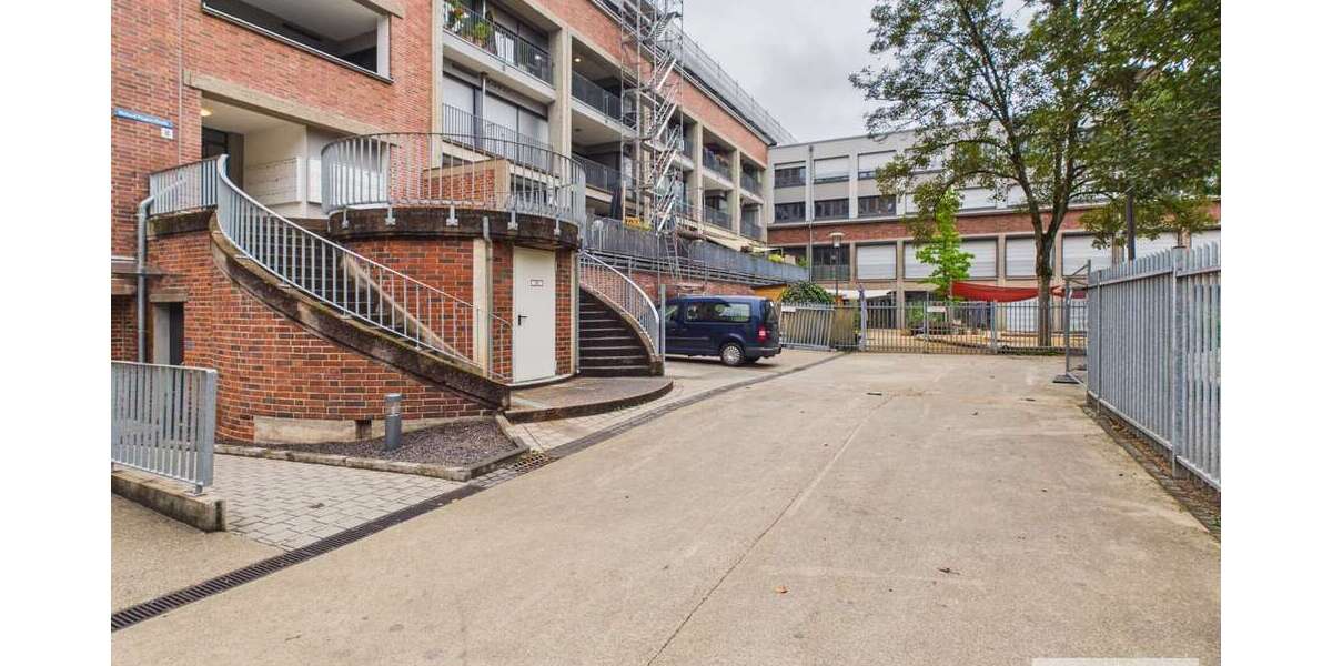 Etagenwohnung Saarbrücken - 3 Zimmer, 100 m&sup2;, 900&euro; | Angebot:27293694