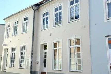 Wohnung Güstrow - 3 Zimmer, 88 m&sup2;, 575&euro; | Angebot:27142905