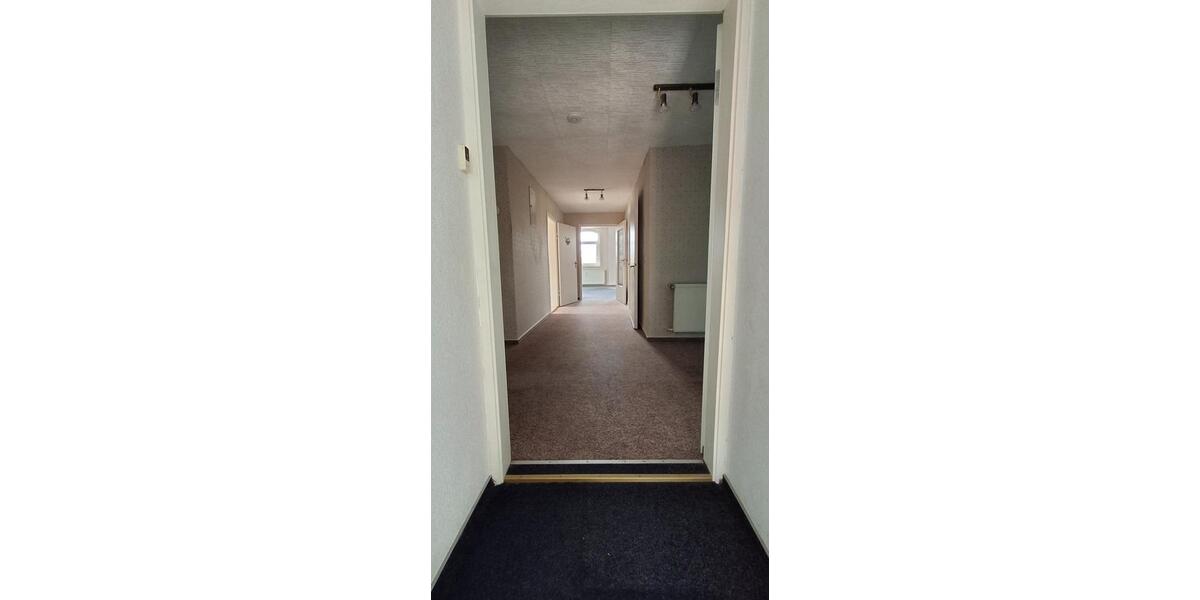 Dachgeschoßwohnung Roßleben-Wiehe Wiehe - 3 Zimmer, 125 m&sup2;, 400&euro; | Angebot:23283919