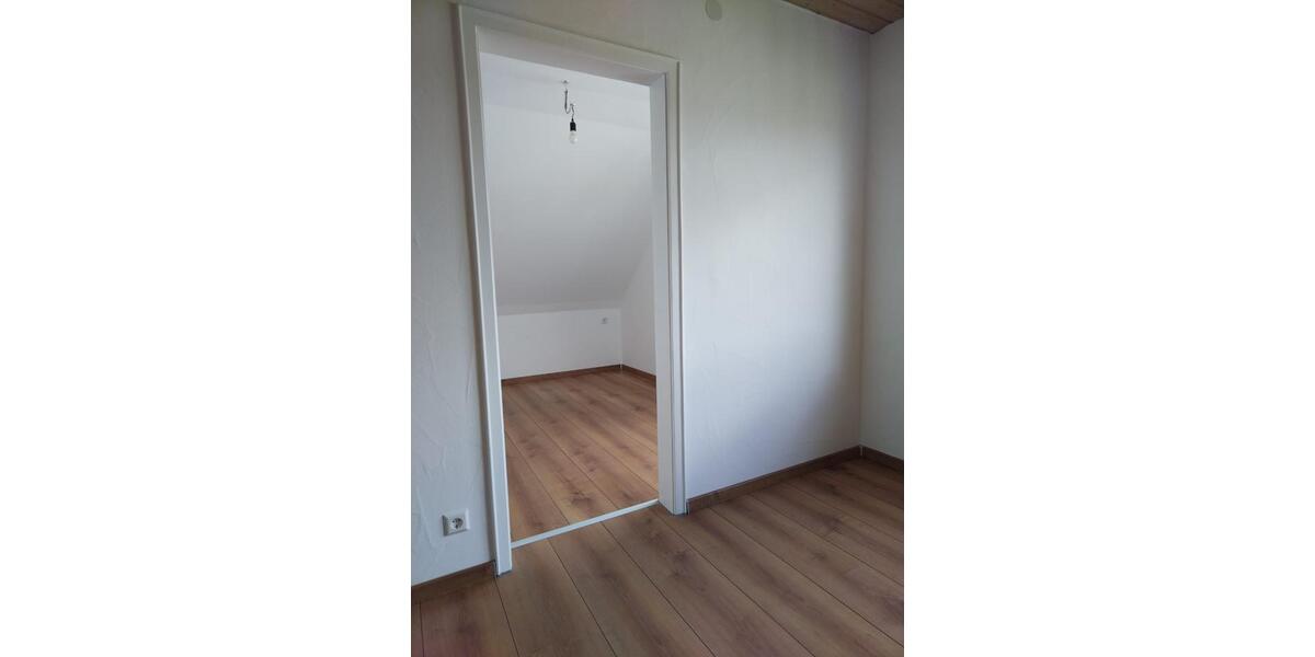 Etagenwohnung Uhingen - 4 Zimmer, 80 m&sup2;, 1.000&euro; | Angebot:26462087