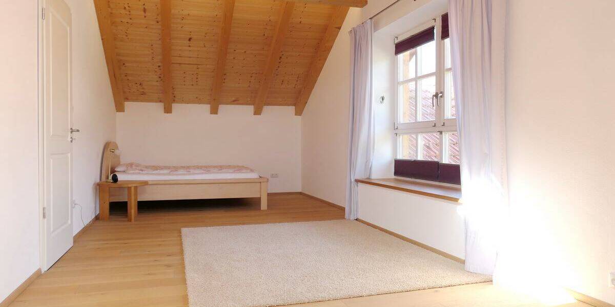 Etagenwohnung Lenggries - 4 Zimmer, 161 m&sup2;, 2.250&euro; | Angebot:26129498