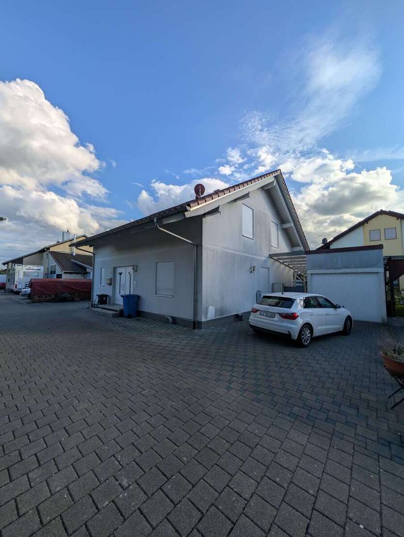 Haus zum Mieten in Efringen-Kirchen 1.850 € 187 m² 6 zimmer