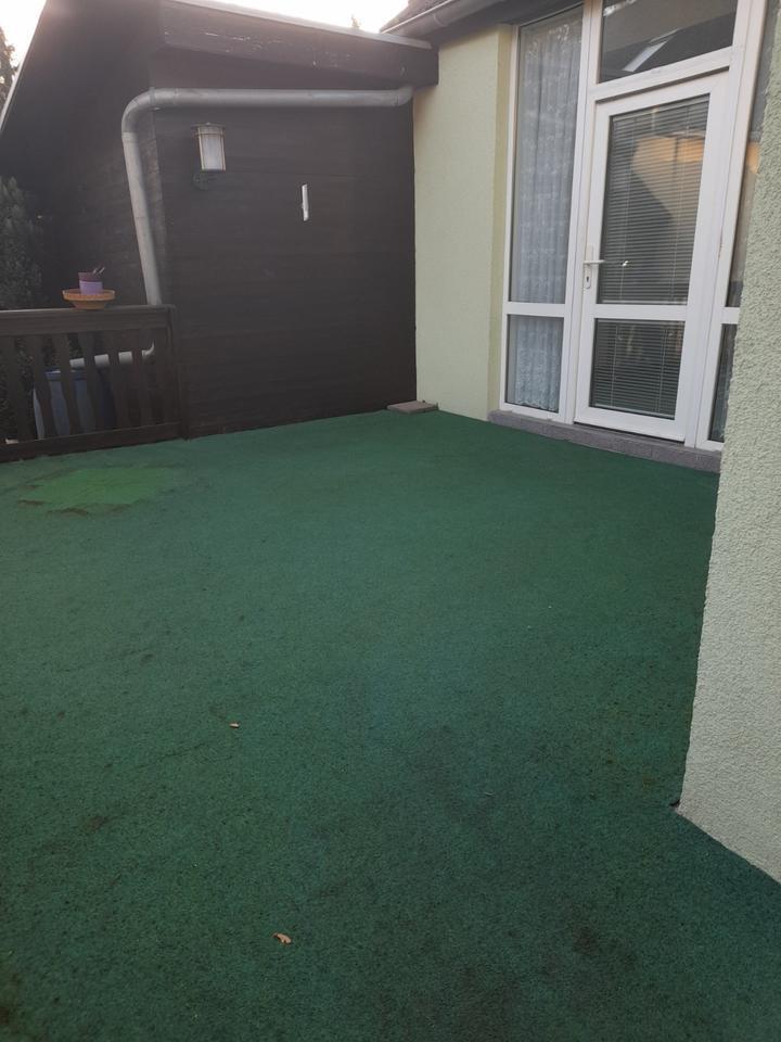 Biete schöne zwei Raum Wohnung
