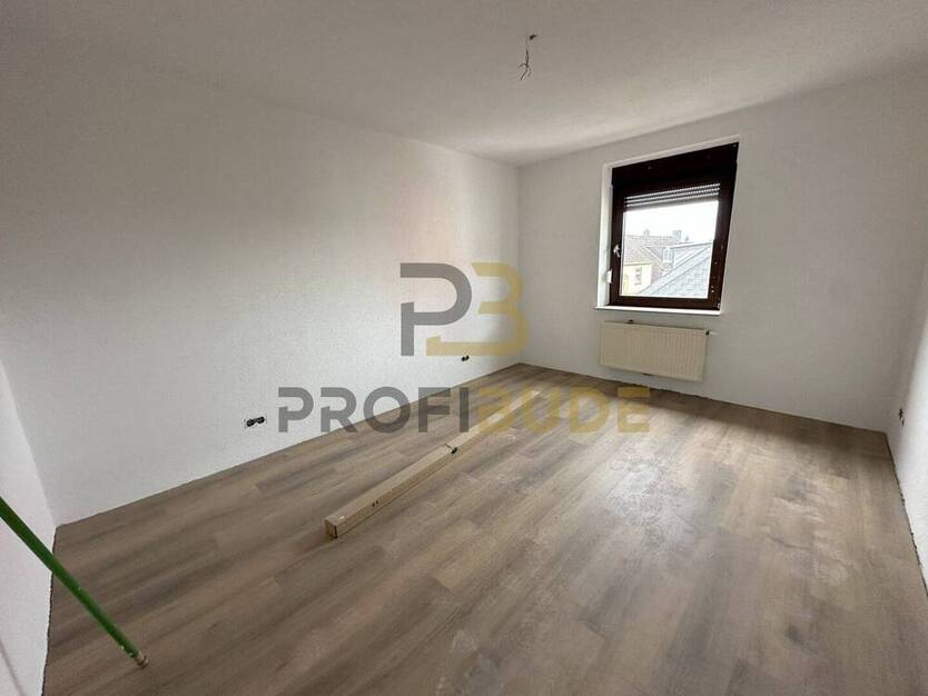 Traumhafte 3 Zimmer Dachgeschoss-Wohnung mit Einbauküche