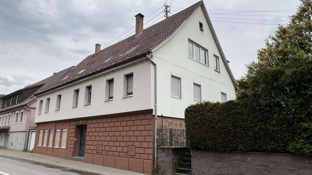 Etagenwohnung Bad Wildbad Calmbach - 3 Zimmer, 100 m&sup2;, 870&euro; | Angebot:26124873