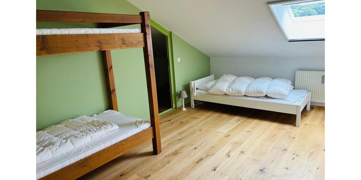 Dachgeschoßwohnung Siegsdorf - 3 Zimmer, 68 m&sup2;, 1.440&euro; | Angebot:26285822