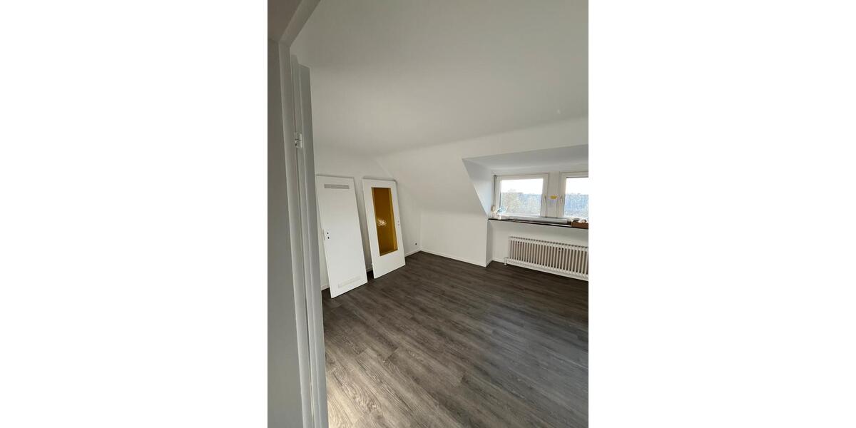 Dachgeschoßwohnung Mönchengladbach West - 2 Zimmer, 59 m&sup2;, 678&euro; | Angebot:25414914