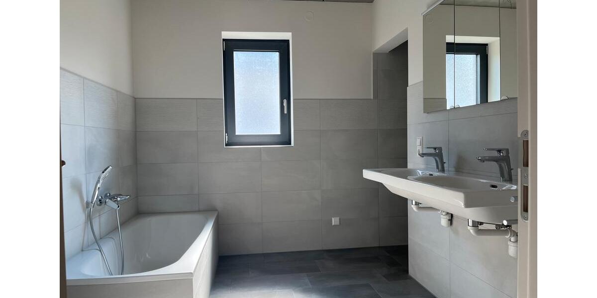 Etagenwohnung Schlier - 2 Zimmer, 100 m&sup2;, 1.400&euro; | Angebot:26639149