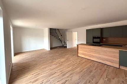 Haus Norderstedt Garstedt - 5 Zimmer, 129 m&sup2;, 2.400&euro; | Angebot:25437031