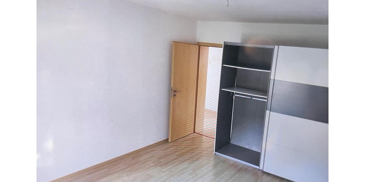 Dachgeschoßwohnung Sondershausen - 1 Zimmer, 90 m&sup2;, 600&euro; | Angebot:25550355