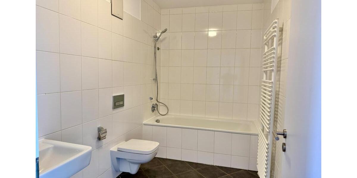 Etagenwohnung Oldenburg Dobbenviertel - 3 Zimmer, 96 m&sup2;, 1.058&euro; | Angebot:23805656