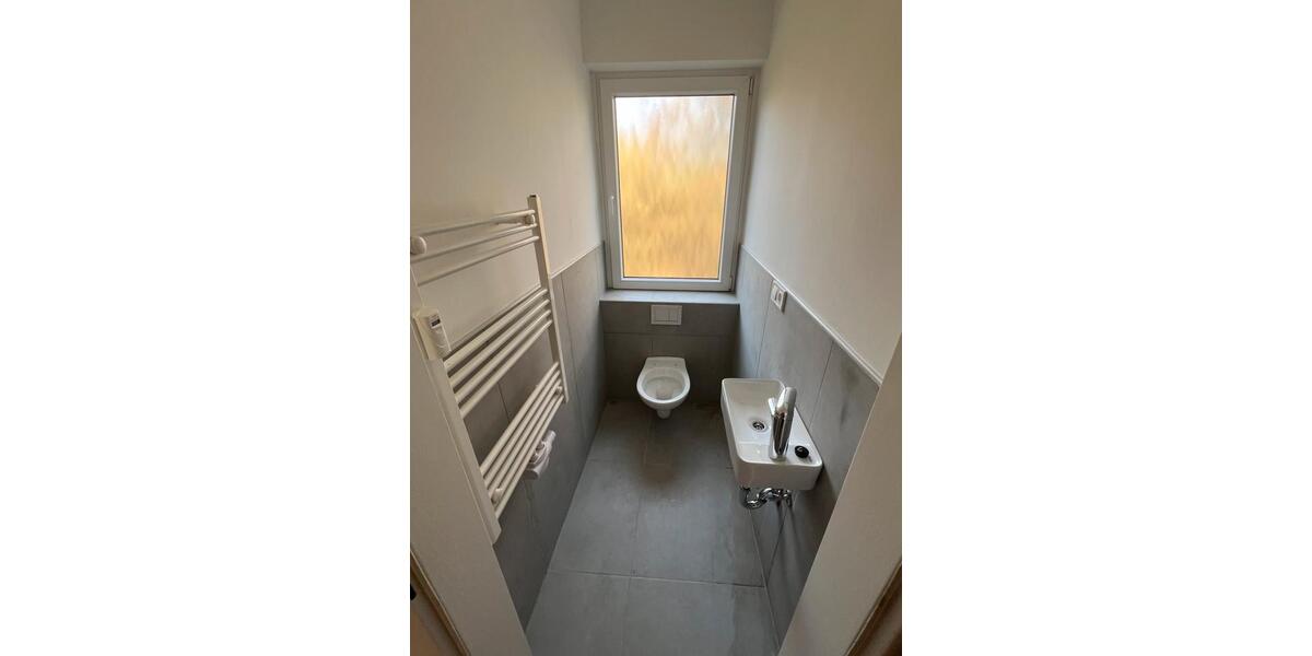 Erdgeschoßwohnung Lage - 3 Zimmer, 100 m&sup2;, 980&euro; | Angebot:25562383