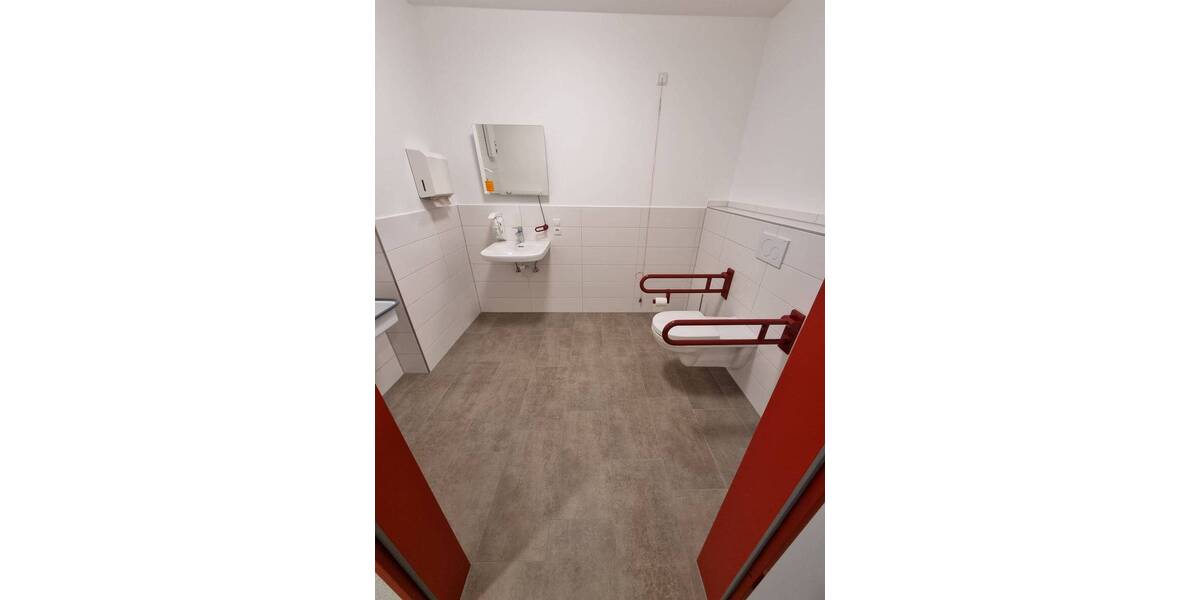 Gewerbeobjekt Meschede - 1 Zimmer, 178 m&sup2;, 1.246&euro; | Angebot:25749571