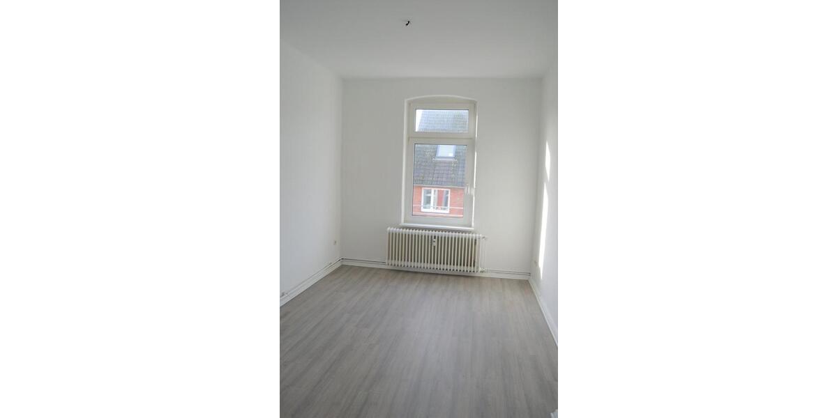 Etagenwohnung Wilhelmshaven - 5 Zimmer, 105 m&sup2;, 630&euro; | Angebot:25710632