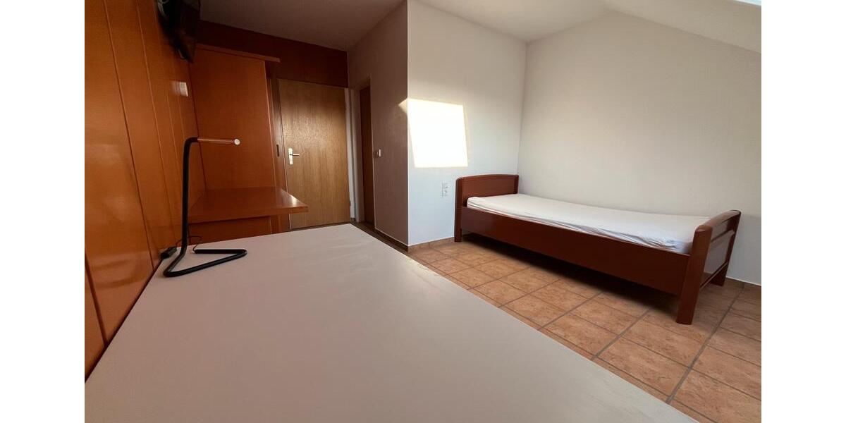 Wohnen auf Zeit Söhrewald - 9 Zimmer, 14 m&sup2;, 450&euro; | Angebot:24662676