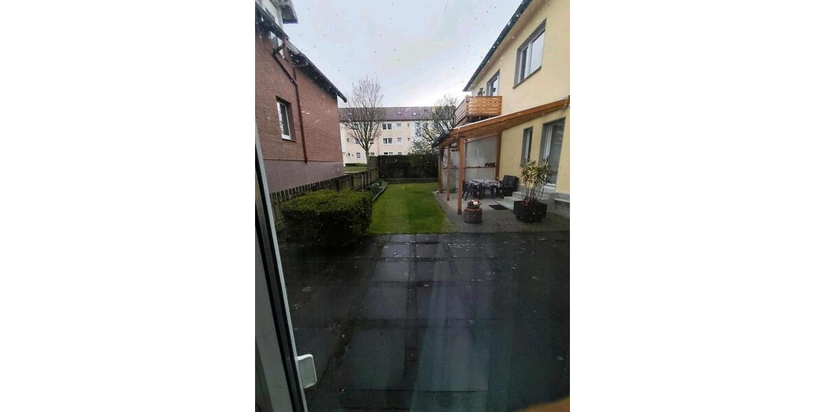 Erdgeschoßwohnung Bielefeld Mitte - 4 Zimmer, 100 m&sup2;, 1.200&euro; | Angebot:26026040