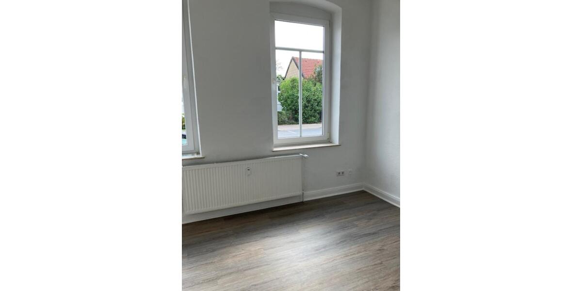 Schöne renovierte Altbauwohnung zentral gelegen in Halle 3 zimmer