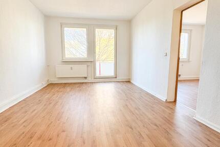 +++EINBAUKÜCHE MÖGLICH!! HELLE & SANIERTE 3-ZIMMERWOHNUNG MIT BALKON+++ 3 zimmer