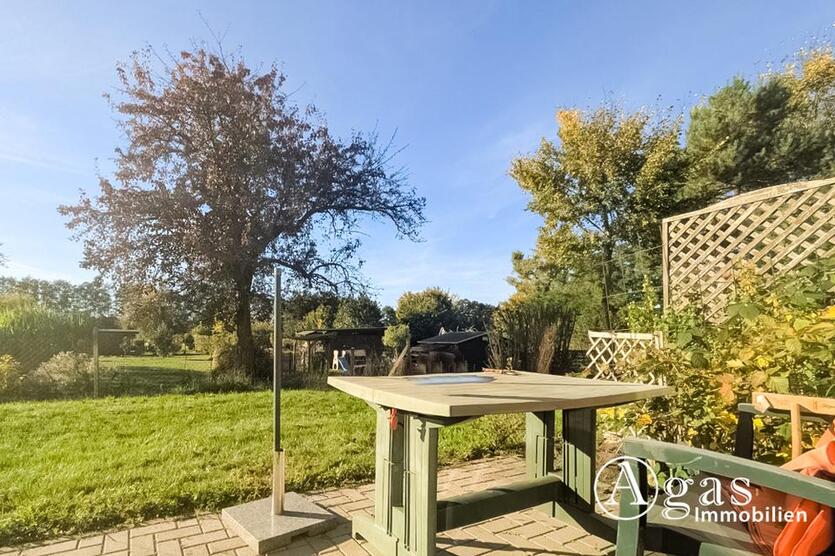 Ruhige Lage in Rehfelde: Helle 2-Zimmer-Erdgeschoss-Wohnung mit Terrasse und Stellplatz vor der Tür zimmer