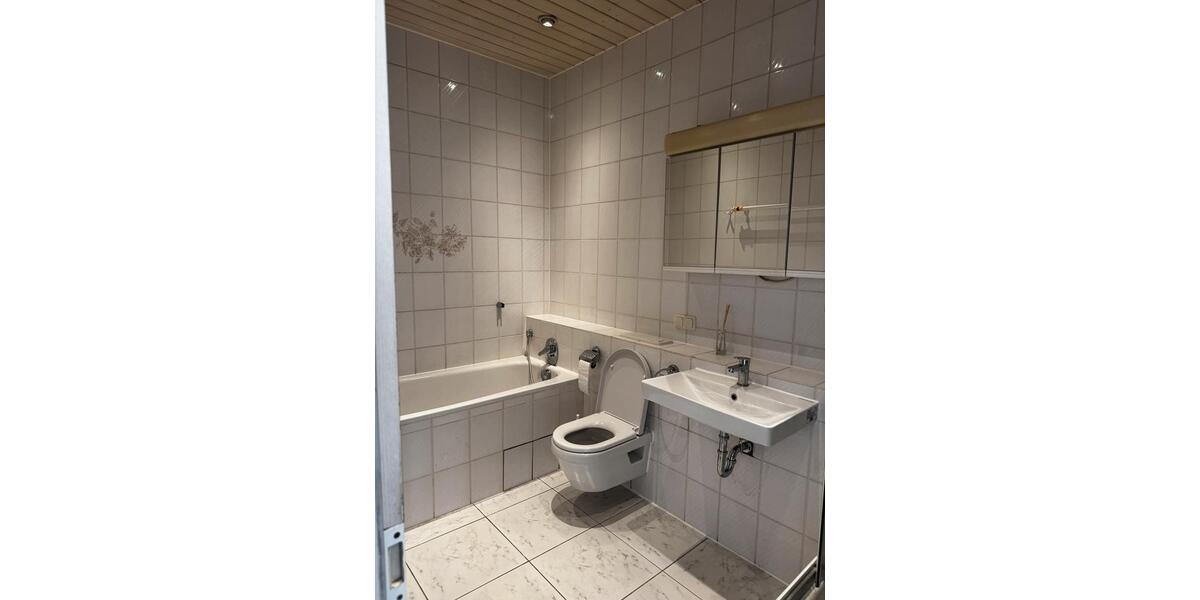 Etagenwohnung Kelkheim (Taunus) - 2 Zimmer, 90 m&sup2;, 1.260&euro; | Angebot:26551697