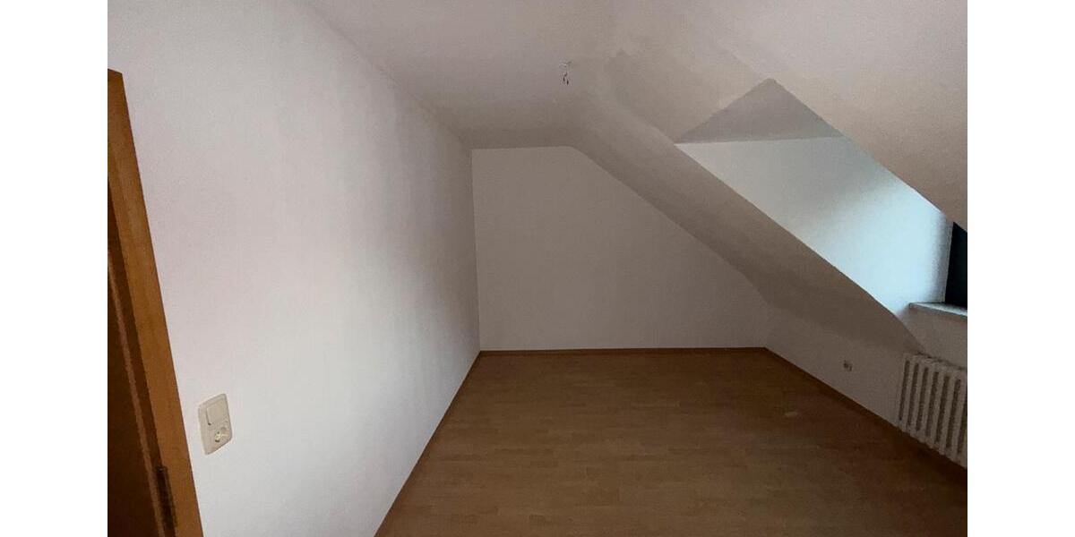 Dachgeschoßwohnung Trier Nord - 3 Zimmer, 70 m&sup2;, 940&euro; | Angebot:26238647