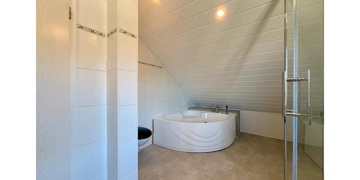 Dachgeschoßwohnung Dillenburg - 3.5 Zimmer, 94 m&sup2;, 890&euro; | Angebot:26665888