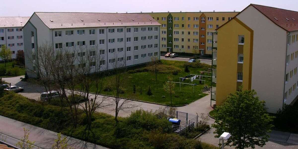 Etagenwohnung Schwarzheide - 3 Zimmer, 58 m&sup2;, 300&euro; | Angebot:25372334