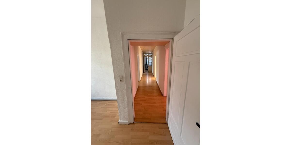 Etagenwohnung Wiesbaden - 4 Zimmer, 95 m&sup2;, 1.300&euro; | Angebot:24746302