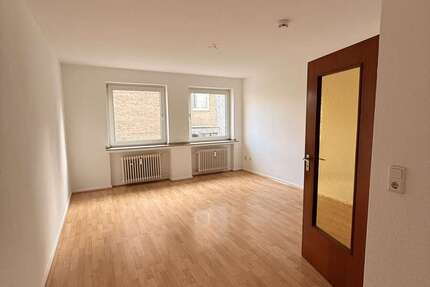 Wohnung Düsseldorf Unterbach - 1.5 Zimmer, 35 m&sup2;, 520&euro; | Angebot:26680760